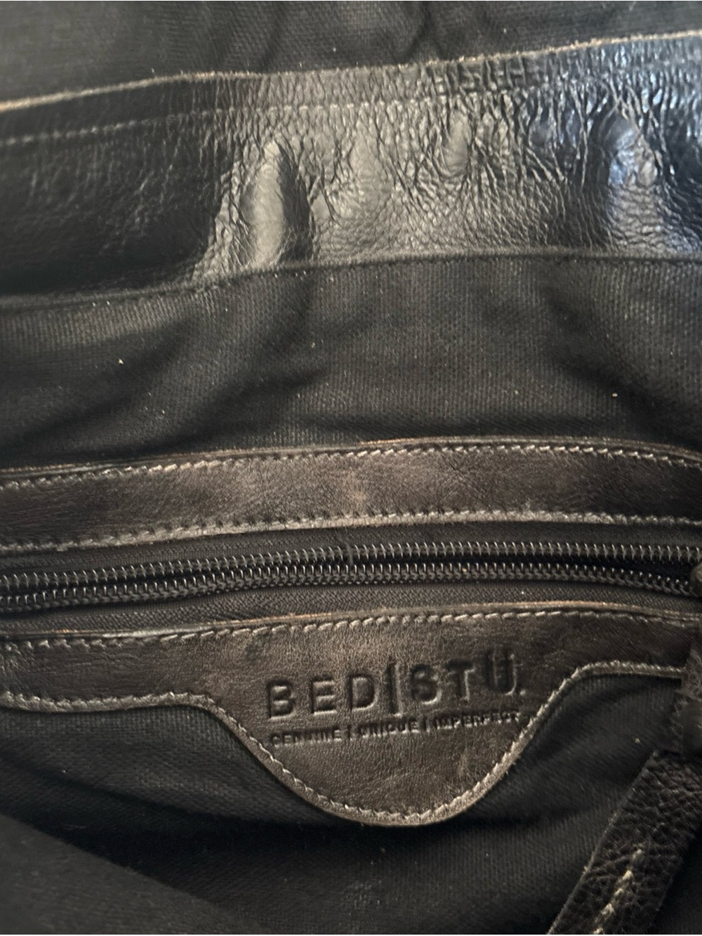 BedStu Venice Classic Unisex Black Leather Messenger Bag with Front Buckle - Picture 8 of 15